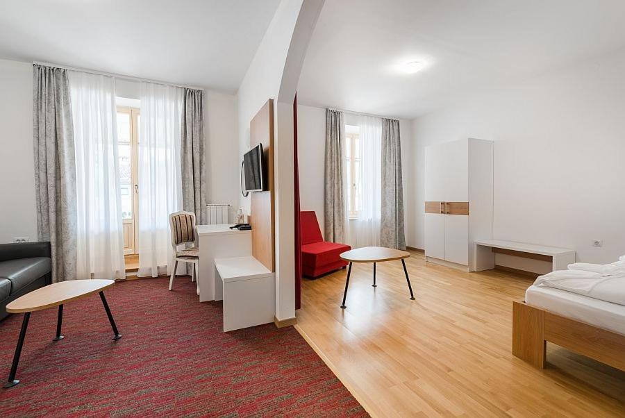 Hotel Dvorec Tolmin Εξωτερικό φωτογραφία